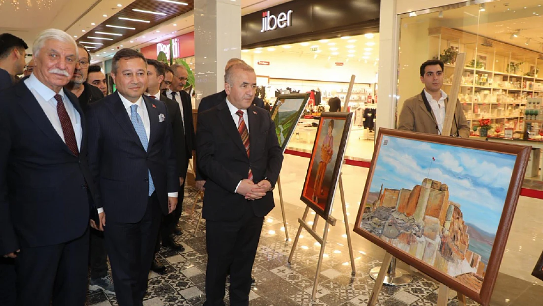 Hükümlü ve tutukluların yaptığı resimler sergilendi