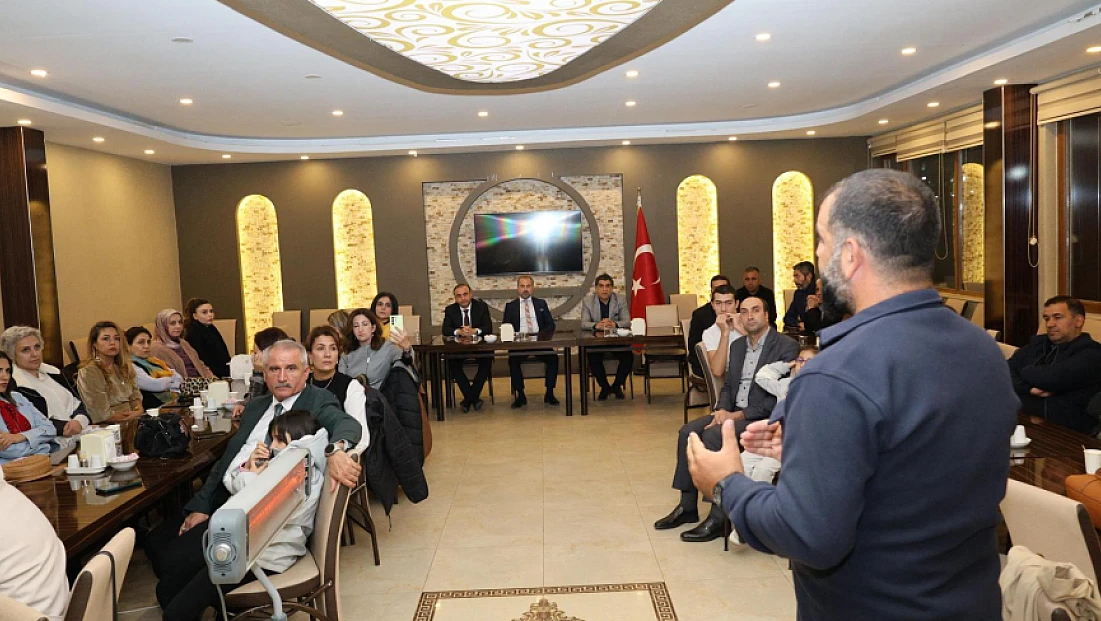 Öğretmen Akademisi programlarının konuğu sanatçı Aygün Çam oldu