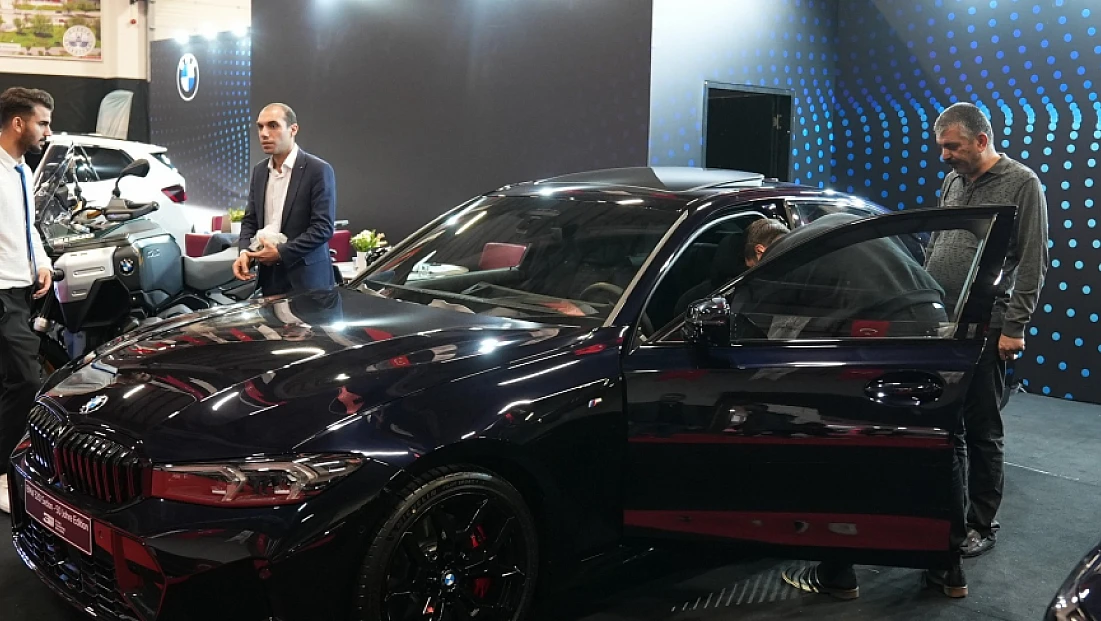 Oto Show Fuarı ziyaretçilerini ağırlıyor