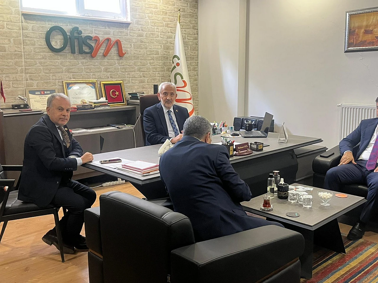 YRP Genel Başkan Vekili Devlet Eski Bakanı Günbey'den MKYK Üyesi Gül'e ziyaret
