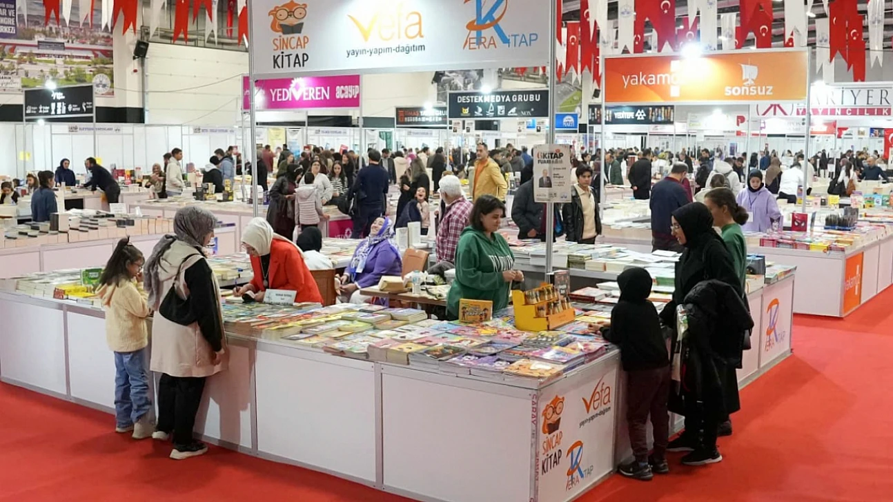 Elazığ Belediyesi 6'ıncı Kitap Fuarına yoğun ilgi