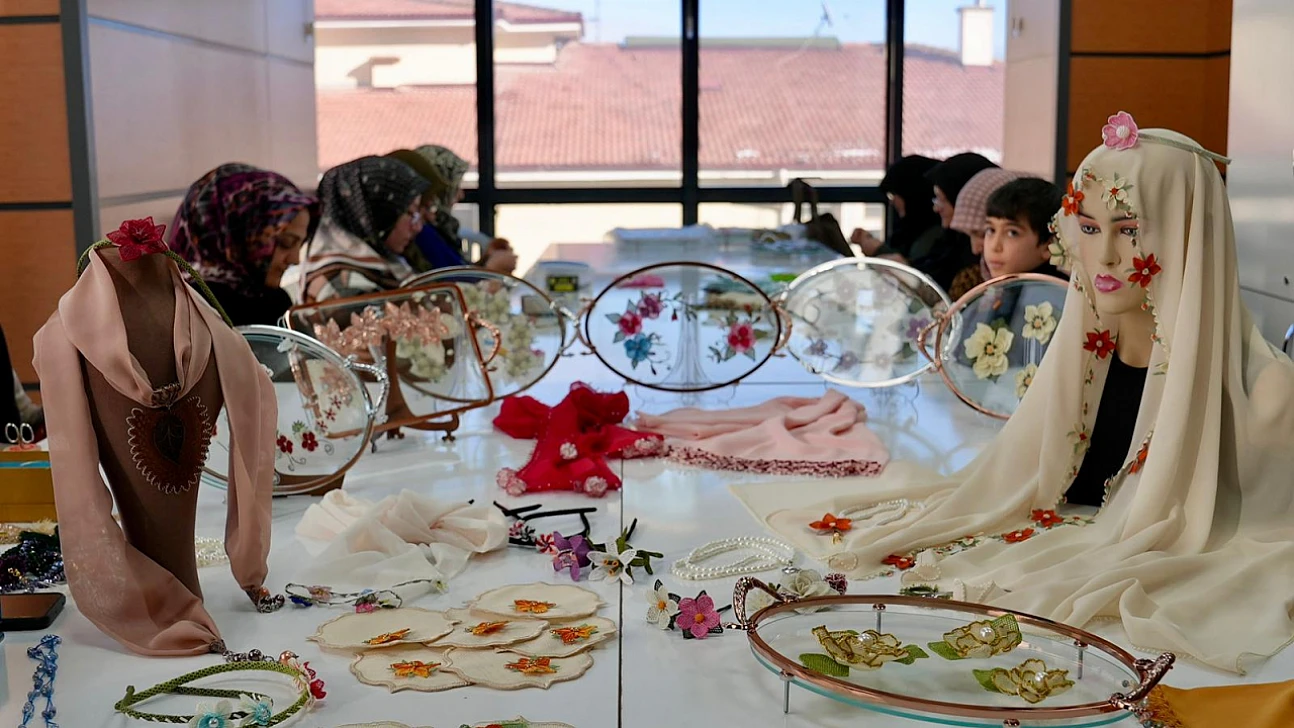 Elazığ Belediyesi 'Kadın El Emeği ve Kültürel Miras' kursları devam ediyor