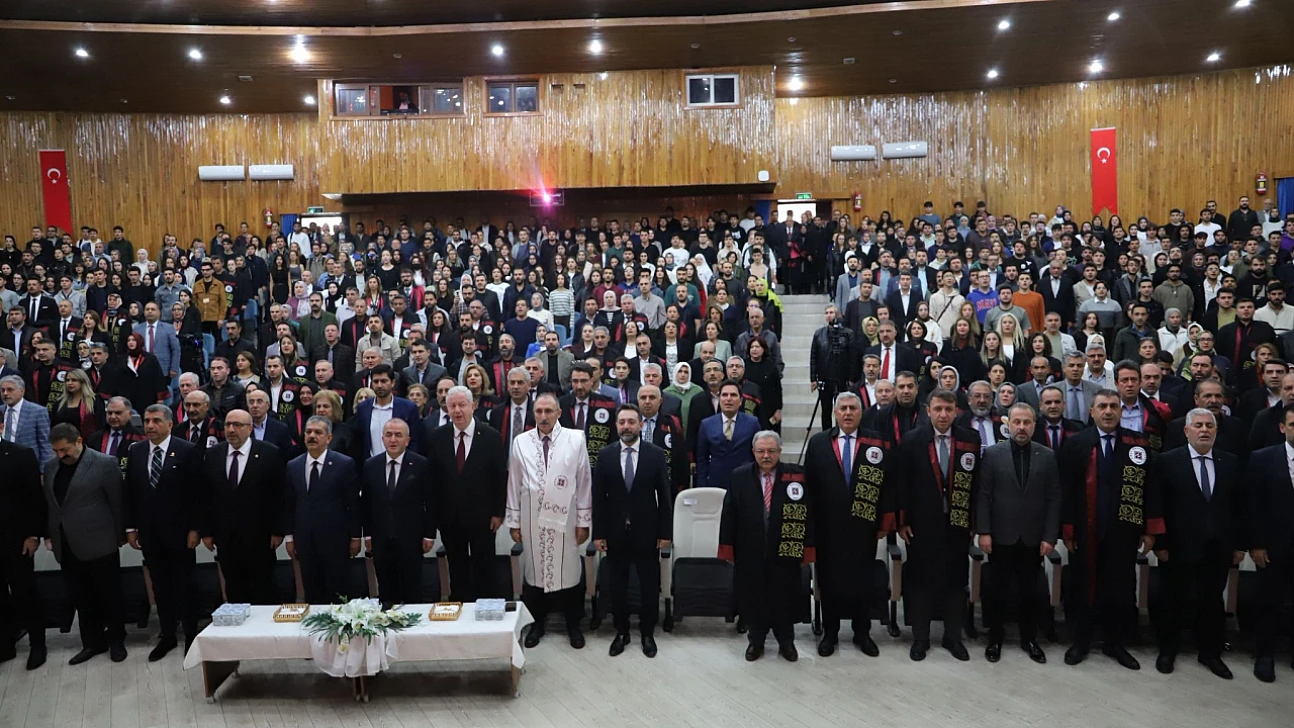 Fırat Üniversitesi 2025-2026 akademik yılı açılış töreni yapıldı