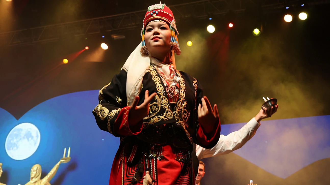 Hazar Şiir Akşamları Finalinde 'Türk Dünyası Toplulukları' sahne aldı