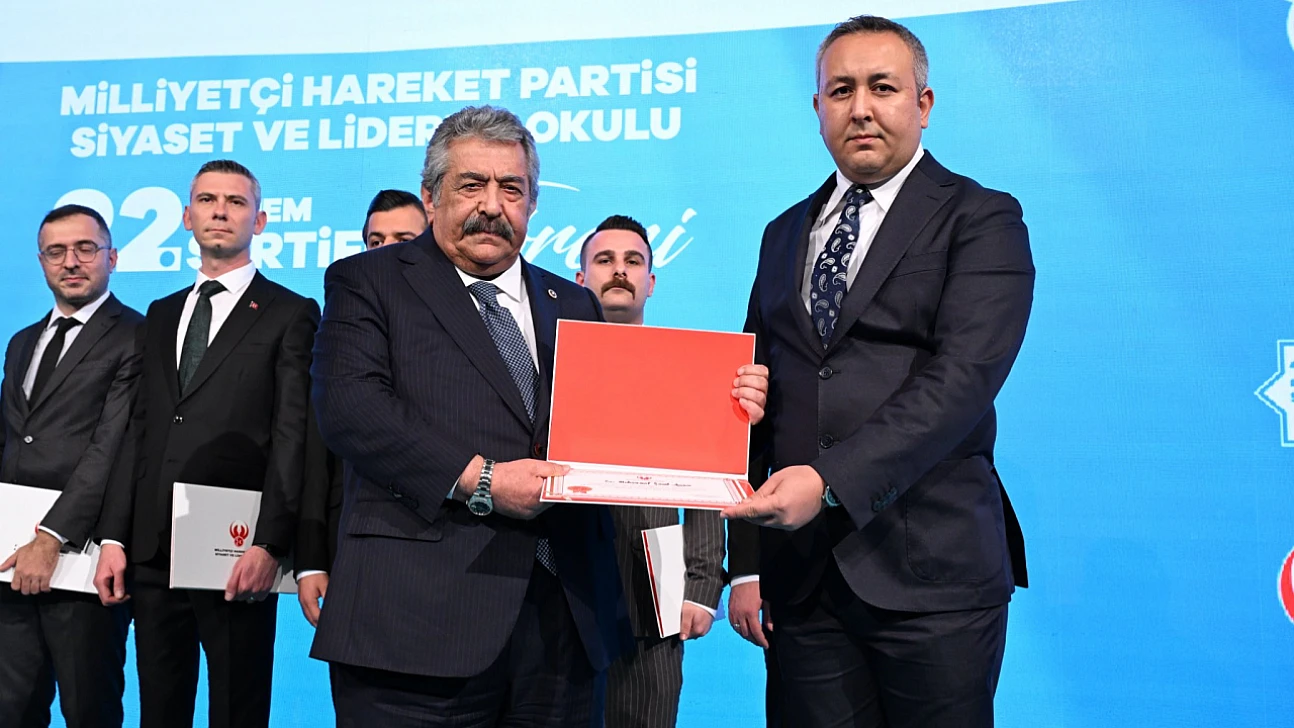 MHP Siyaset ve Liderlik Okulu'nda sertifika töreni