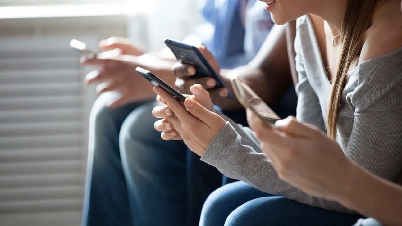 Öğrencilere akıllı telefon alırken ÖTV yok!