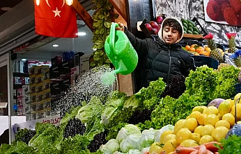 100 yıllık Kapalı Çarşı'da mahalli musiki