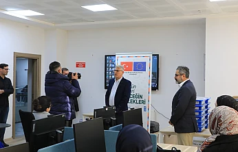 Elazığ Belediyesi Dijital Gençlik Merkezi'nde eğitimler sürüyor