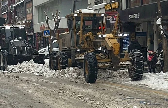 Elazığ Belediyesi karla mücadele ekipleri sahada