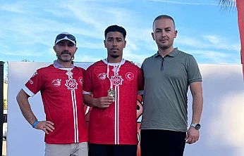 Elazığ'dan çıkan Gençlik ve Spor Kulübü sporcusu, Antalya'da zirveye çıktı