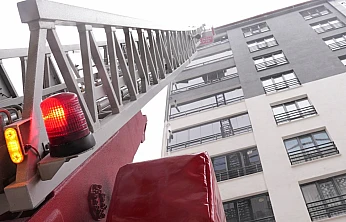 Elazığ İtfaiyesinden buz sarkıtı mesaisi