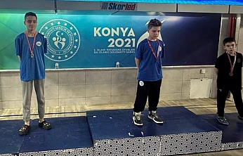 Elazığlı paletli yüzücülerden Konya'da büyük başarı