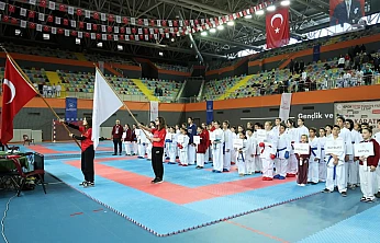 Elazığlılardan Diyarbakır'da karate rüzgârı