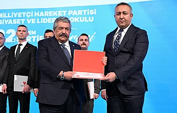 MHP Siyaset ve Liderlik Okulu'nda sertifika töreni