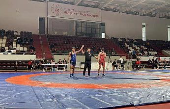 Okul Sporları B Gençler güreş grup müsabakaları tamamlandı