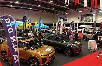 Oto Show Fuarı ziyaretçilerini ağırlıyor