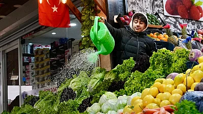 100 yıllık Kapalı Çarşı'da mahalli musiki