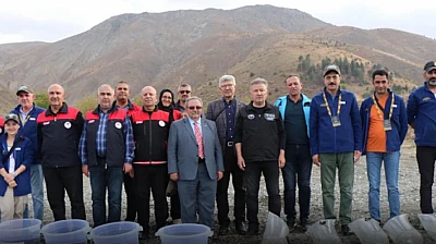 30 bin adet Sazan Balığı Hazar Gölü'ne bırakıldı