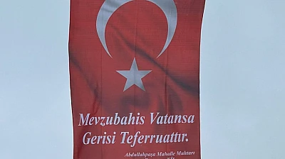 Abdullahpaşa Mahallesi'nden Türk Bayrağına yapılan saldırıya anlamlı tepki