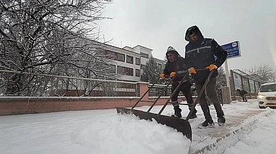 Elazığ Belediyesi Gazi Caddesi'nde kar küreme çalışmaları yapacak