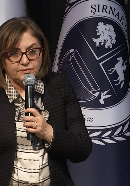 Başkan Şahin: Rektör Göktaş'ı ayakta alkışlıyorum