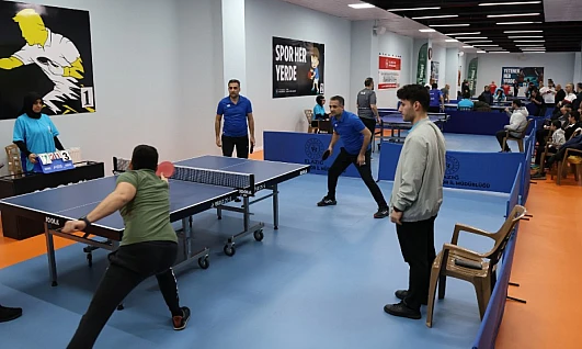 Kurumlar arası masa tenisi turnuvası başladı
