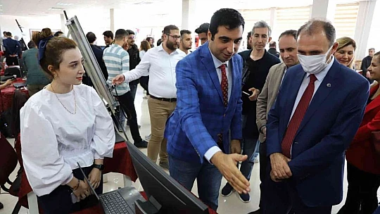 'Fırat Yazılım ve Teknoloji Proje Pazarı' etkinliği yoğun ilgi gördü