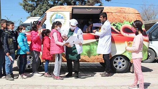 'Kantinbüs' kantini bulunmayan köy okulları için yollarda