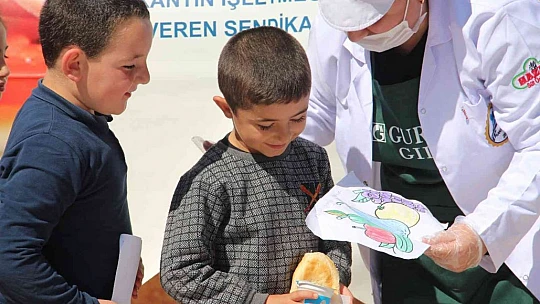 'Kantinbüs' kantini bulunmayan köy okulları için yollarda