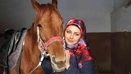 'Yapamazsın' dediler hırs yaptı Elazığ'ın tek kadın seyisi oldu