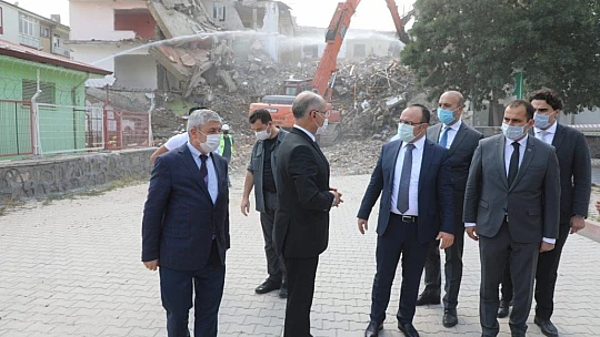 Vali Yırık, sahada incelemelerde bulundu