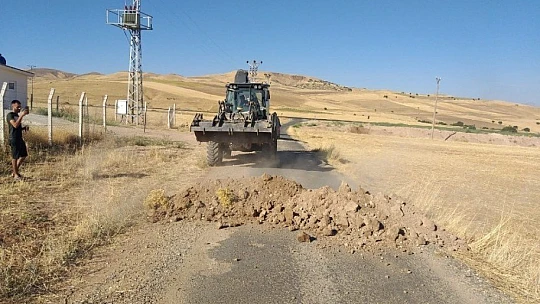 10 kişide Covid-19 çıkınca muhtar, köyü karantinaya aldı