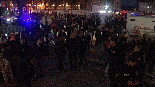 10'uncu kata çıkıp atlamak istedi, polis vazgeçirdi