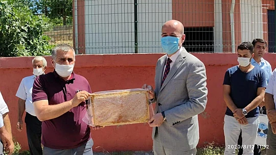 Keban'da Geleneksel Ballı Kahvaltı Programı Düzenlendi