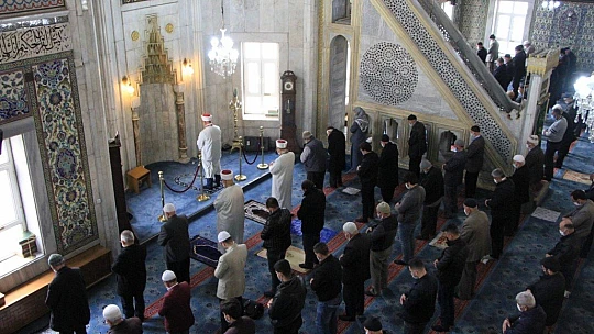 15 aydır kapalı olan cami, cuma namazıyla açıldı, duygulu anlar yaşandı