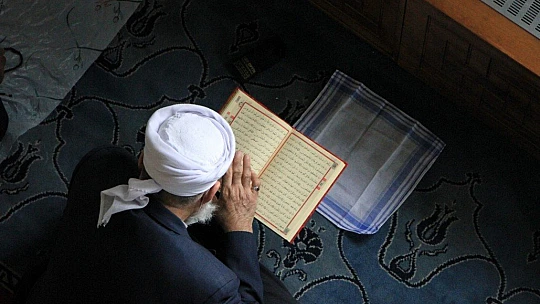 15 aydır kapalı olan cami, cuma namazıyla açıldı, duygulu anlar yaşandı