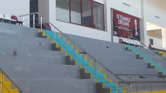 15 Temmuz Şehitleri Spor Salonunda bakım onarım çalışmaları