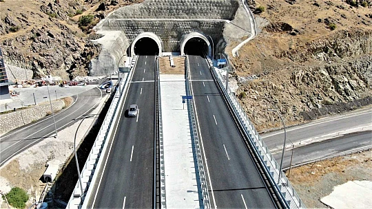 16 şehri birbirine bağlayan Kömürhan Köprüsü sürücülere kolaylık sağlıyor