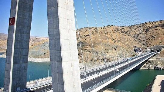 16 şehri birbirine bağlayan Kömürhan Köprüsü sürücülere kolaylık sağlıyor