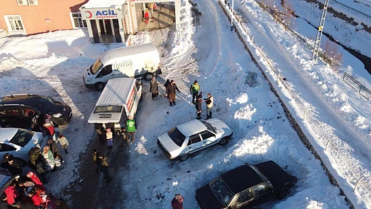 İHH Elazığ İnsani Yardım Derneği deprem bölgesinde
