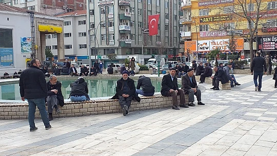 Belediye bankları kaldırdı