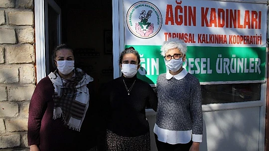 28 kadın bir araya geldi, yöresel ürünlerle pazara girdi