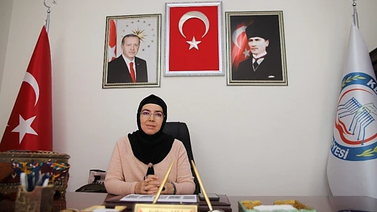 Türkiye'nin ilk başörtülü başkanı