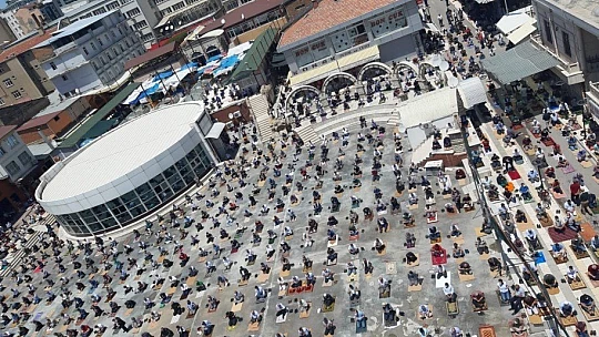 Normalleşme sürecindeki ikinci cuma namazı kılındı