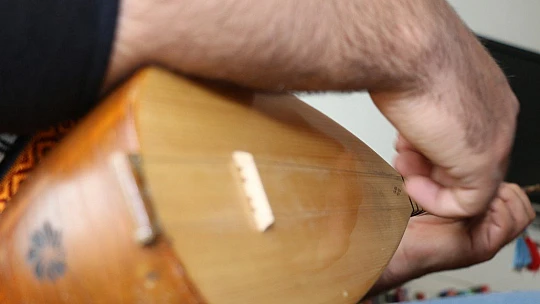 3 bin yıllık geleneği 100 yıllık Ruzba sazıyla sürdürüyor