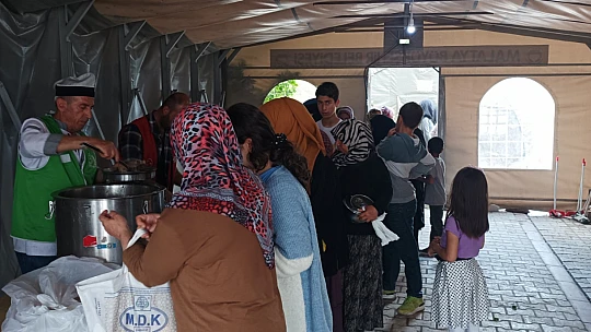 Malatyalı Depremzedelerden Elazığ İHH'ya Teşekkür