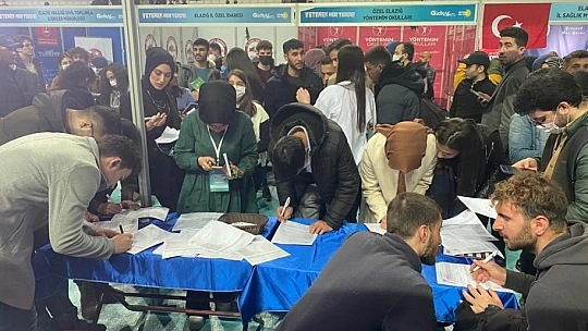 Güneydoğu Kariyer Fuarında Ziver Holding standı yoğun ilgi gördü