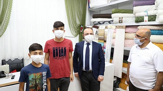 Vali Erkaya Yırık'tan Esnafa Bayram Ziyareti