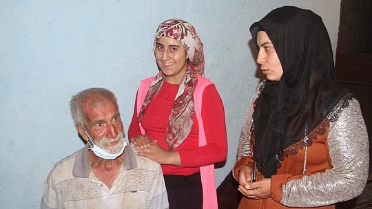 4 gün önce kayıp olmuştu, dut yiyerek hayatta kaldı