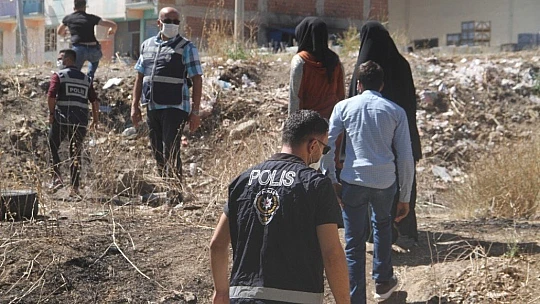 4 gün önce kayıp olmuştu, dut yiyerek hayatta kaldı